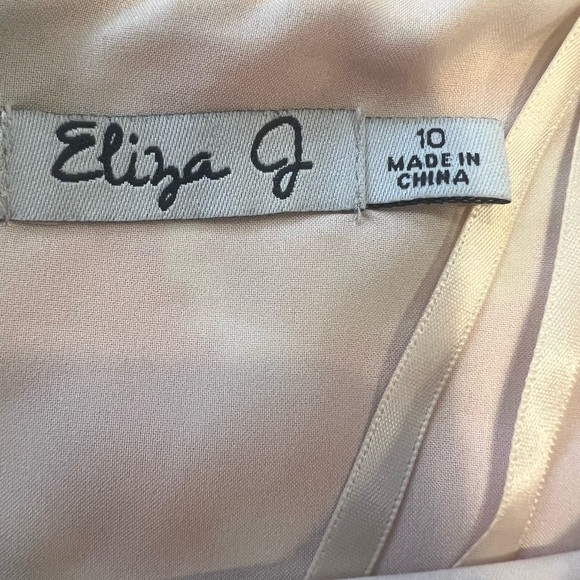 Eliza J Stretch Jersey Dress in Geometric Print - Picture 3 of 5